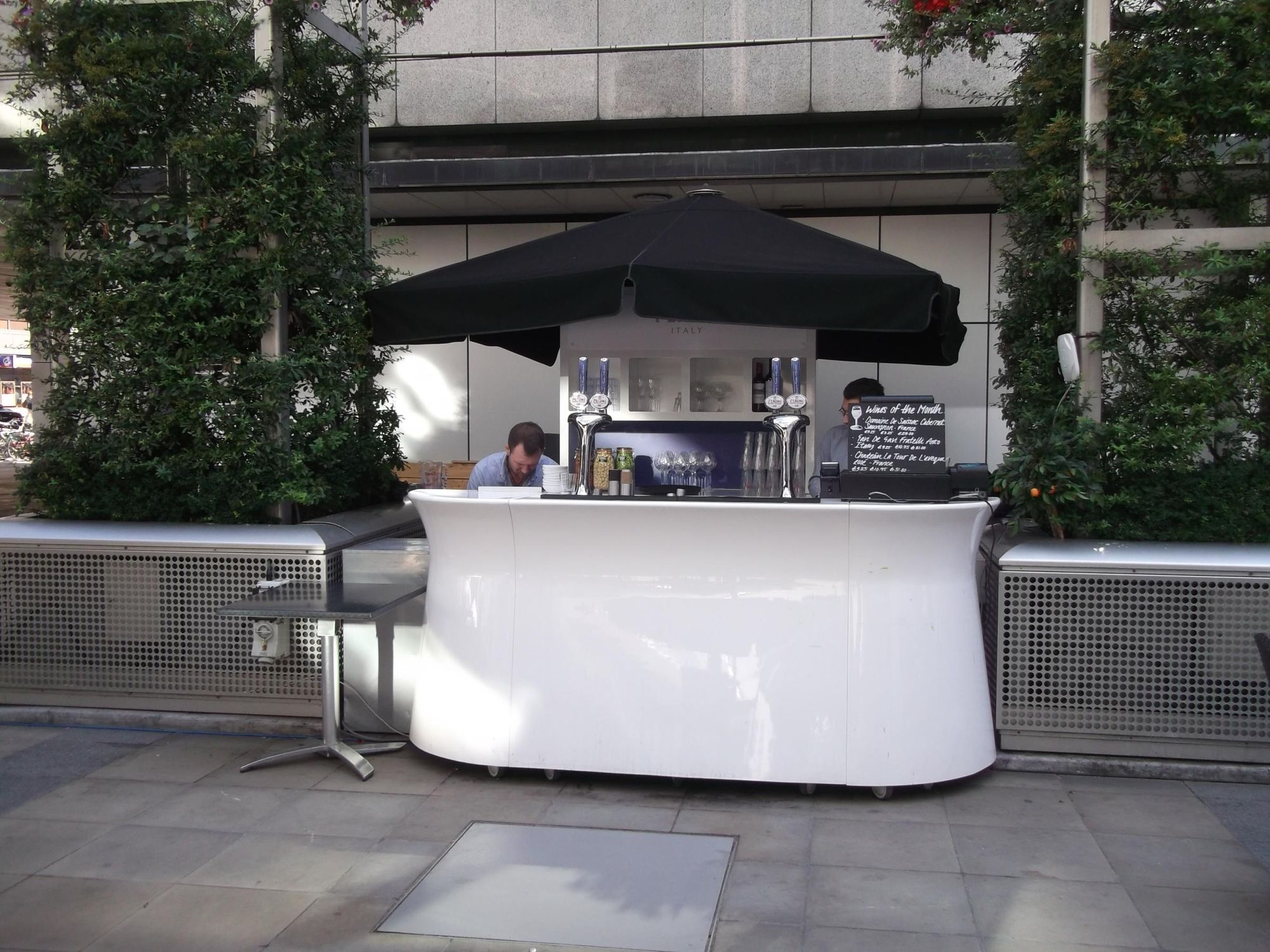 C&B City Point London EC2 taken 20 Aug 2016.. (Pub, External). Published on 16-04-2019