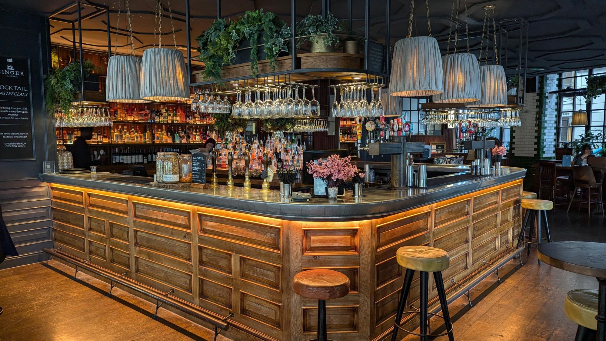 Singer Tavern London EC1Y 20241024. (Pub, Bar, Key). Published on 24-12-2025