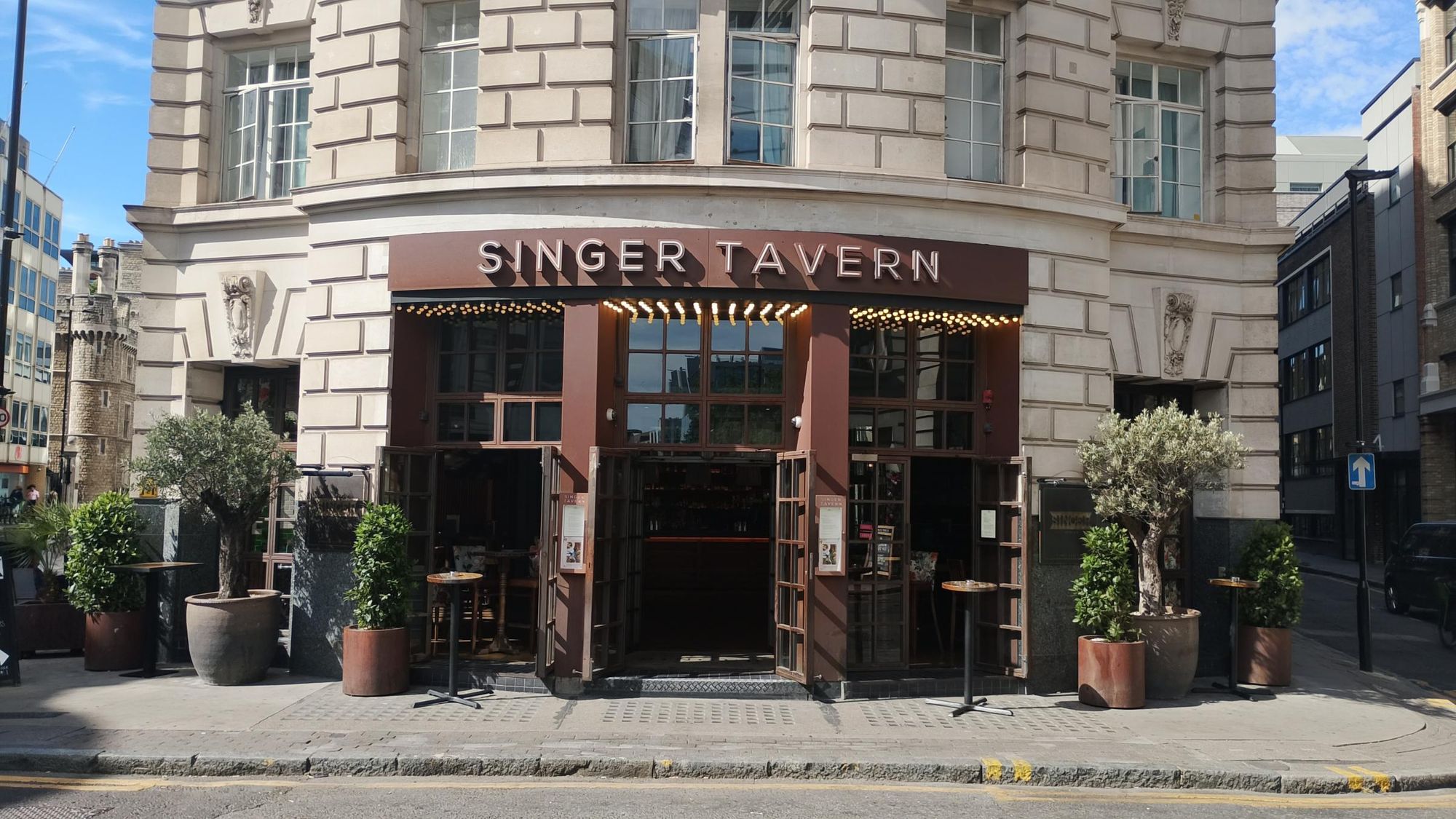 Singer Tavern London EC1Y 20260707. (Pub, Bar, Key). Published on 19-08-2026