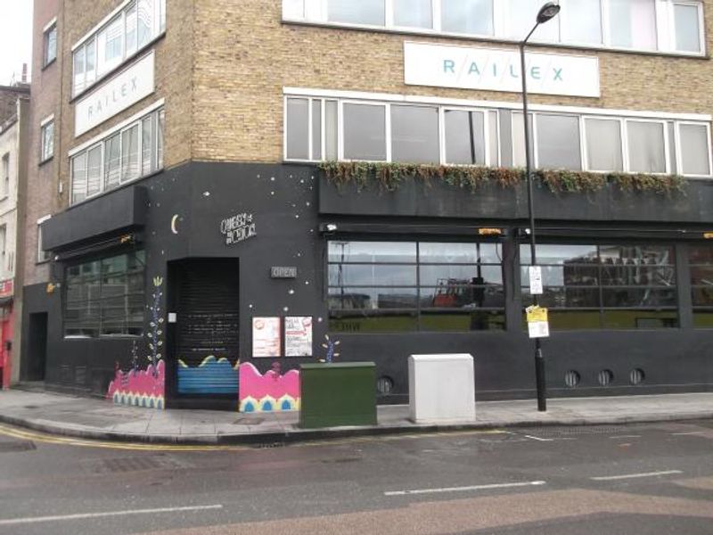 Queen Of Hoxton London EC2 taken Nov 2014. (Pub, External, Key). Published on 08-05-2015