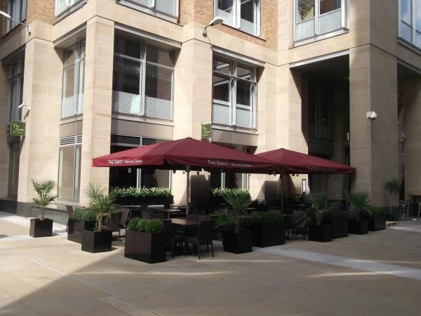Saint London EC4 taken Aug 2015. (Pub, Key). Published on 06-12-2015