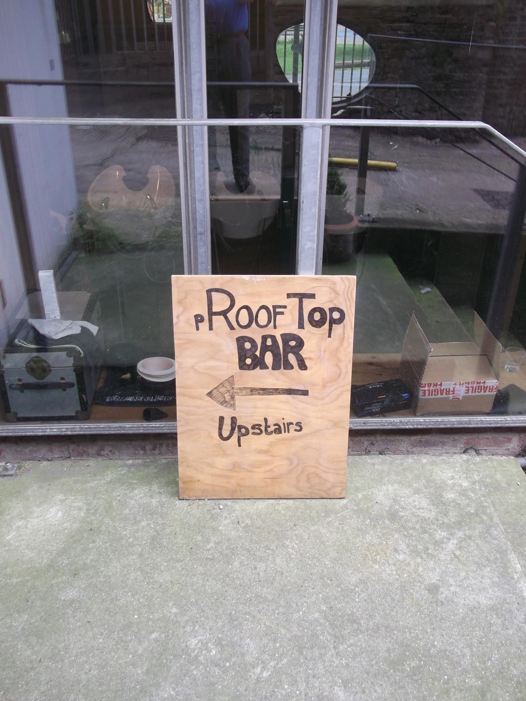 Proof London E8 taken in July 2016. (Sign). Published on 22-12-2016