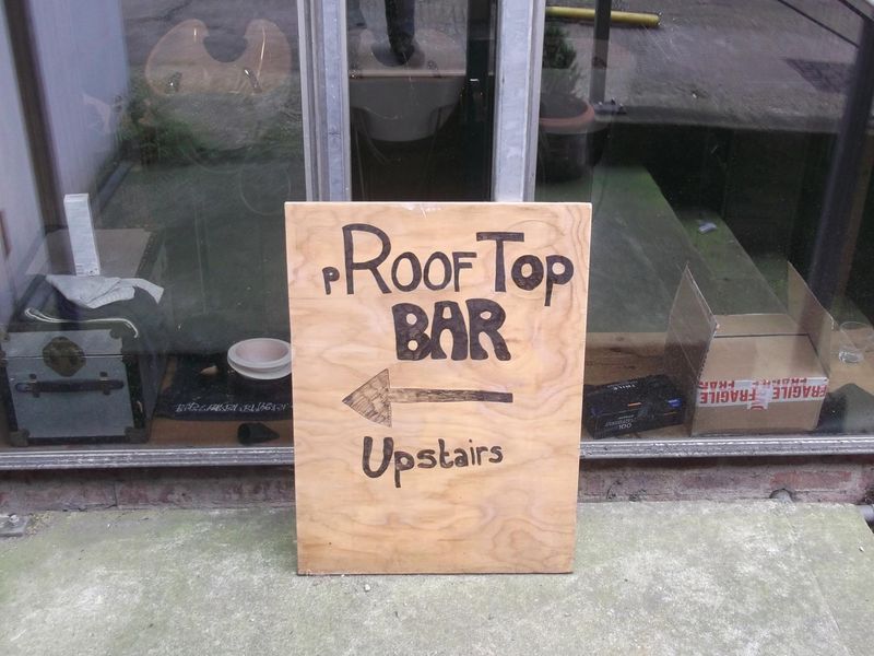 Proof London E8 taken in July 2016. (Sign). Published on 22-12-2016