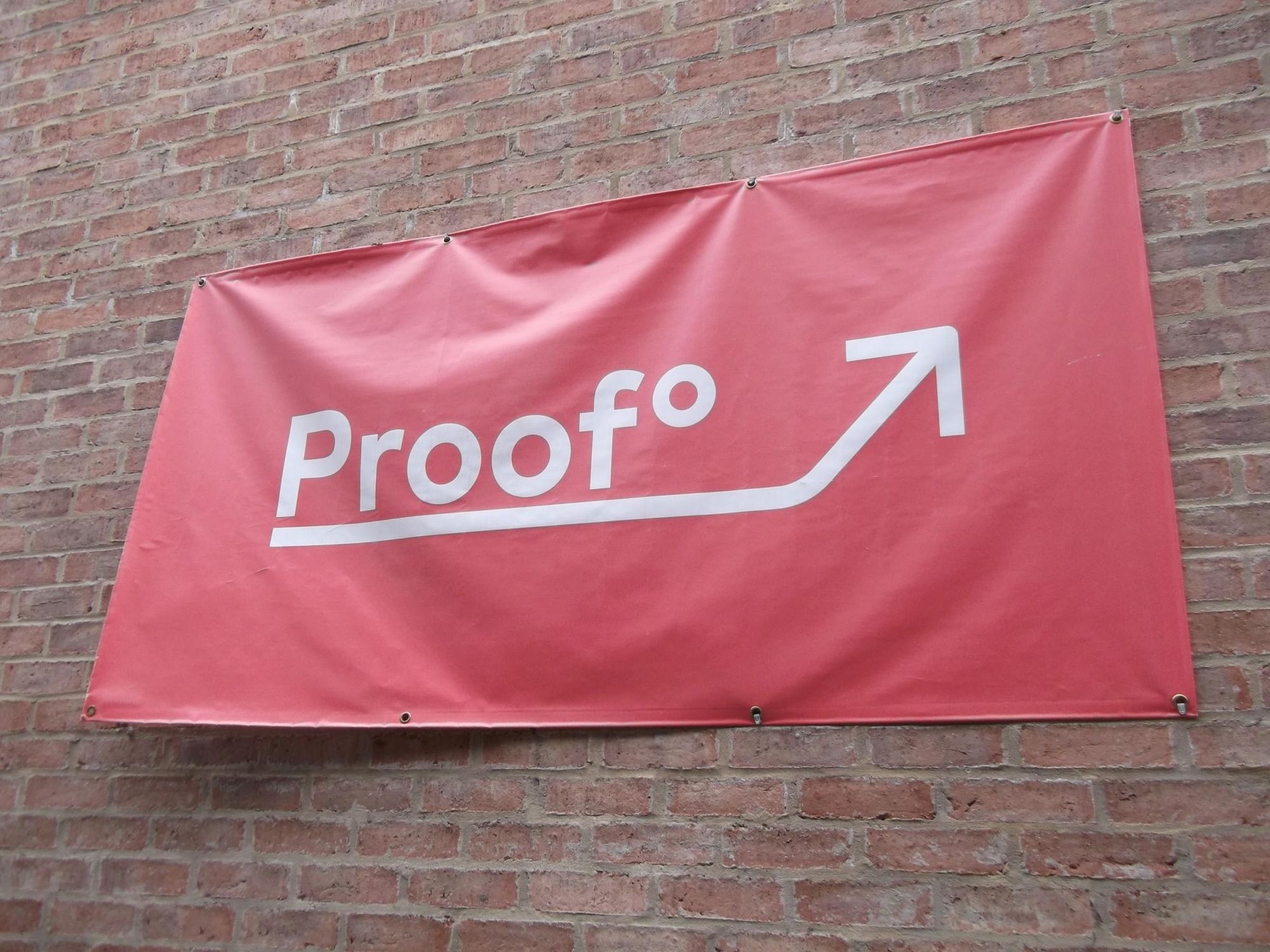 Proof London E8 taken in July 2016. (Sign). Published on 22-12-2016