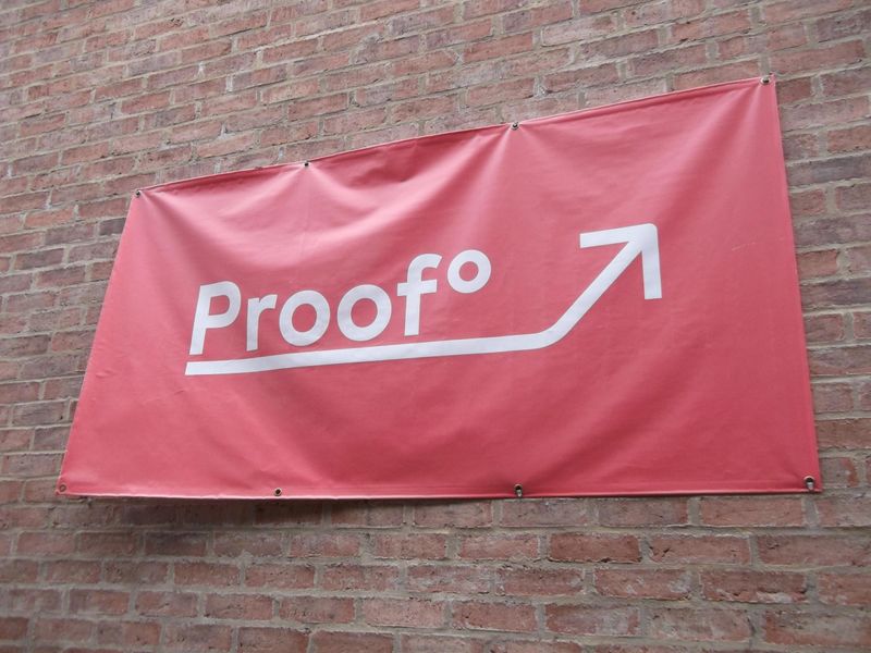Proof London E8 taken in July 2016. (Sign). Published on 22-12-2016