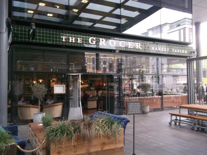 Grocer London E1 taken May 2016. (Pub). Published on 25-05-2016