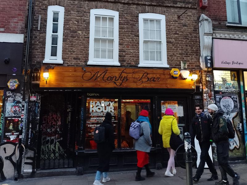 London E1 Monty's taken 20240110.. (Pub, External). Published on 25-01-2024