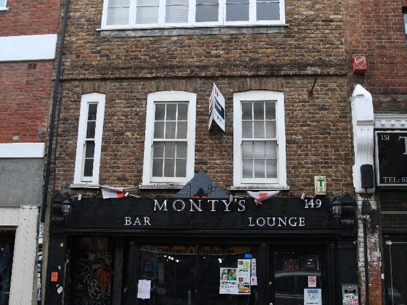 Montys London E1 taken January 2011. (Pub, External). Published on 22-01-2017