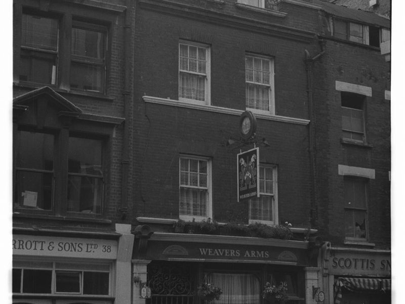 Weavers Arms London EC2 in 1985.. (Pub, External). Published on 12-03-2019