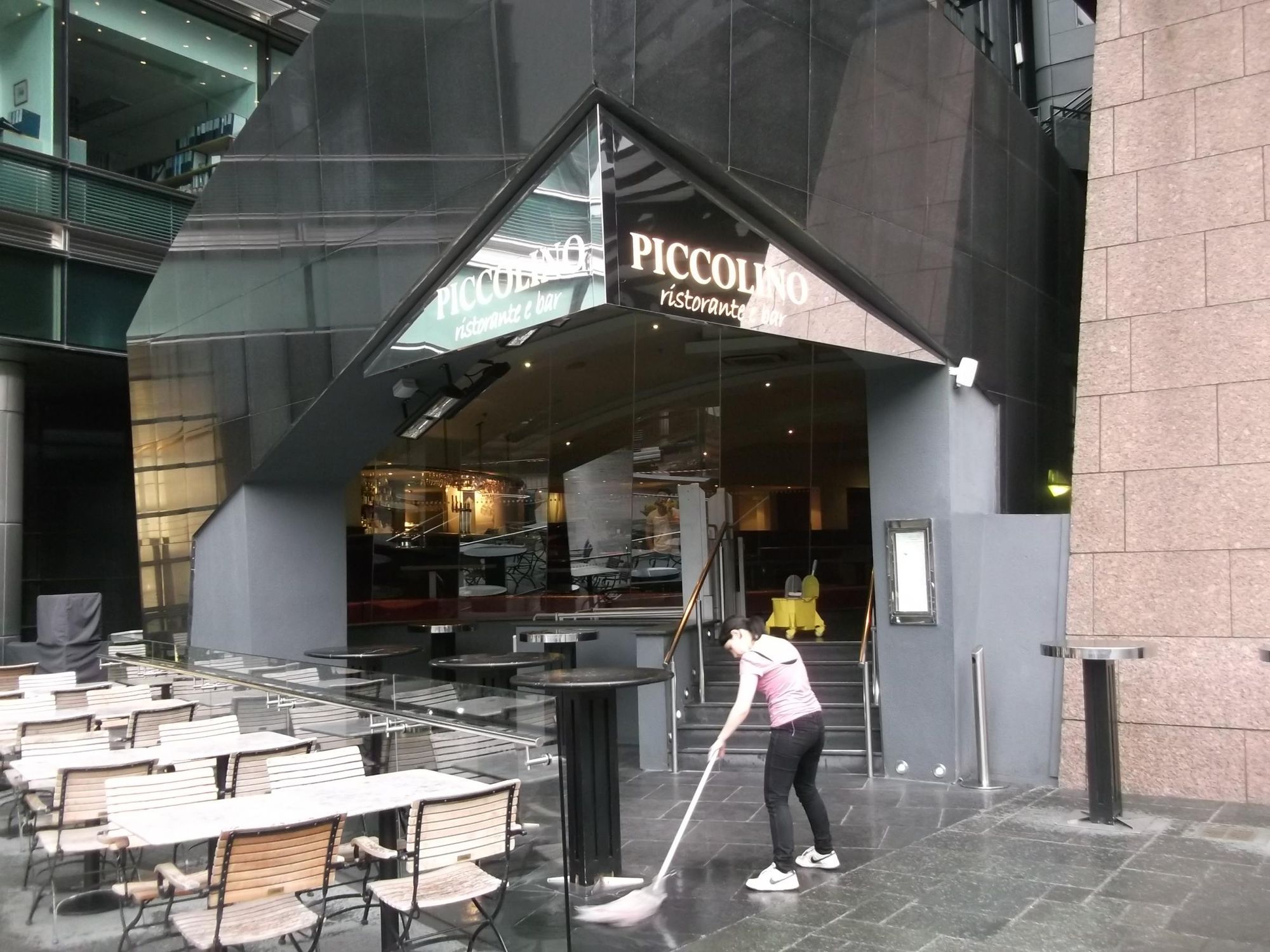 Piccolino London EC4 taken Nov 2014. (Pub, External). Published on 22-01-2017