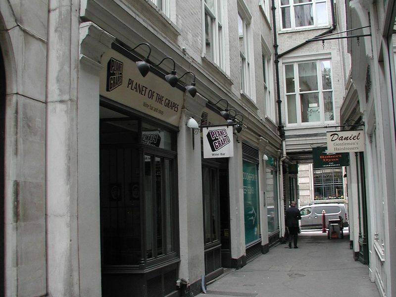 Planet Of The Grapes London EC3V taken 20220228. (Pub). Published on 03-03-2022