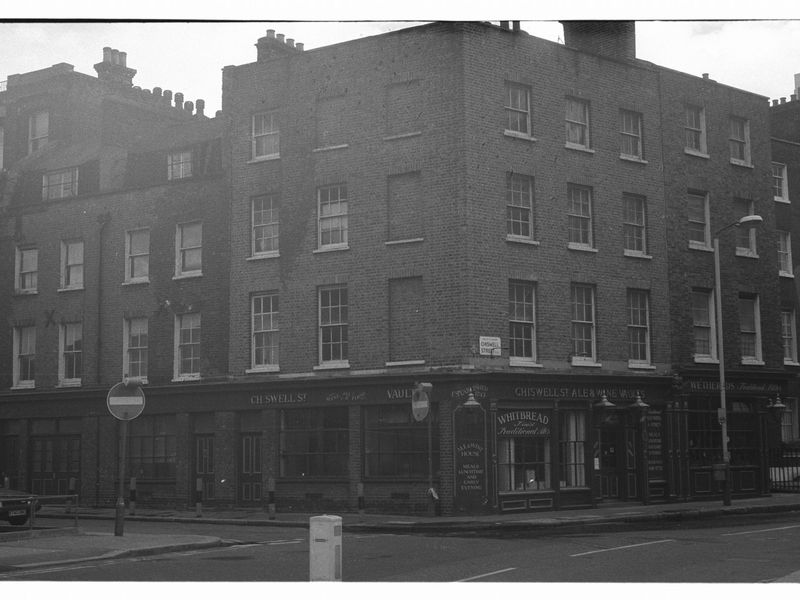 Chiswell St Vaults London EC1 in 1985.. (Pub, External, Key). Published on 07-02-2019 