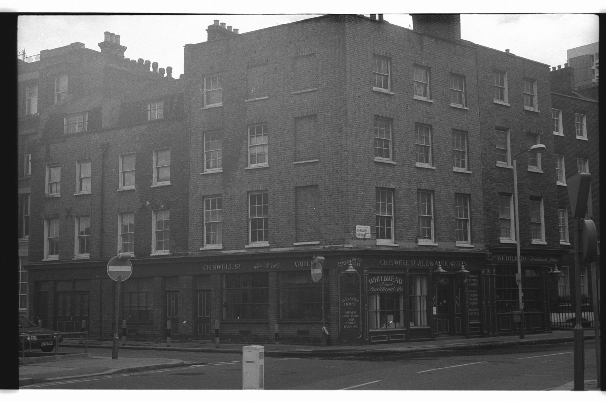 Chiswell St Vaults London EC1 in 1985.. (Pub, External, Key). Published on 07-02-2019