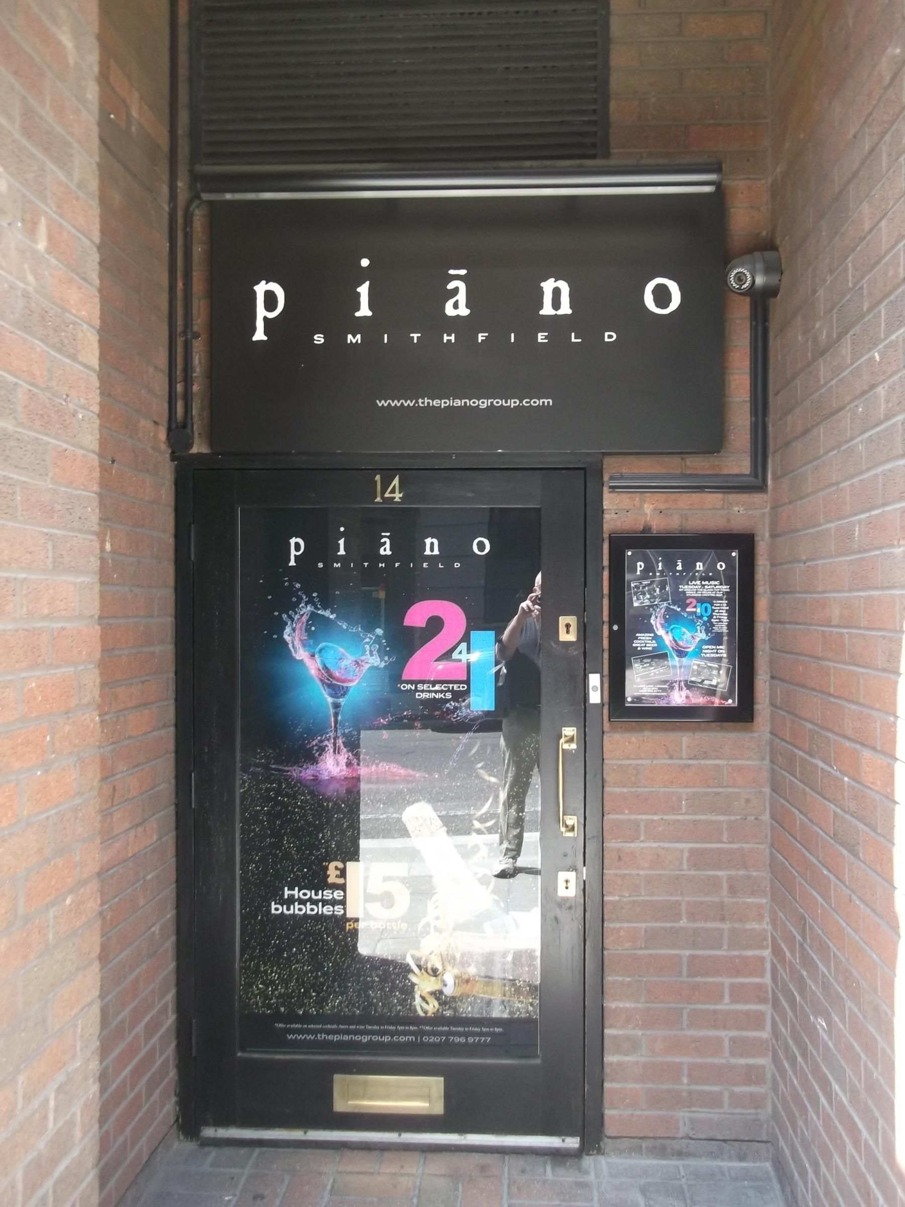 EC1-PianoSmithfield14LongLane1-taken 13-7-2018. (Pub, External). Published on 07-10-2018