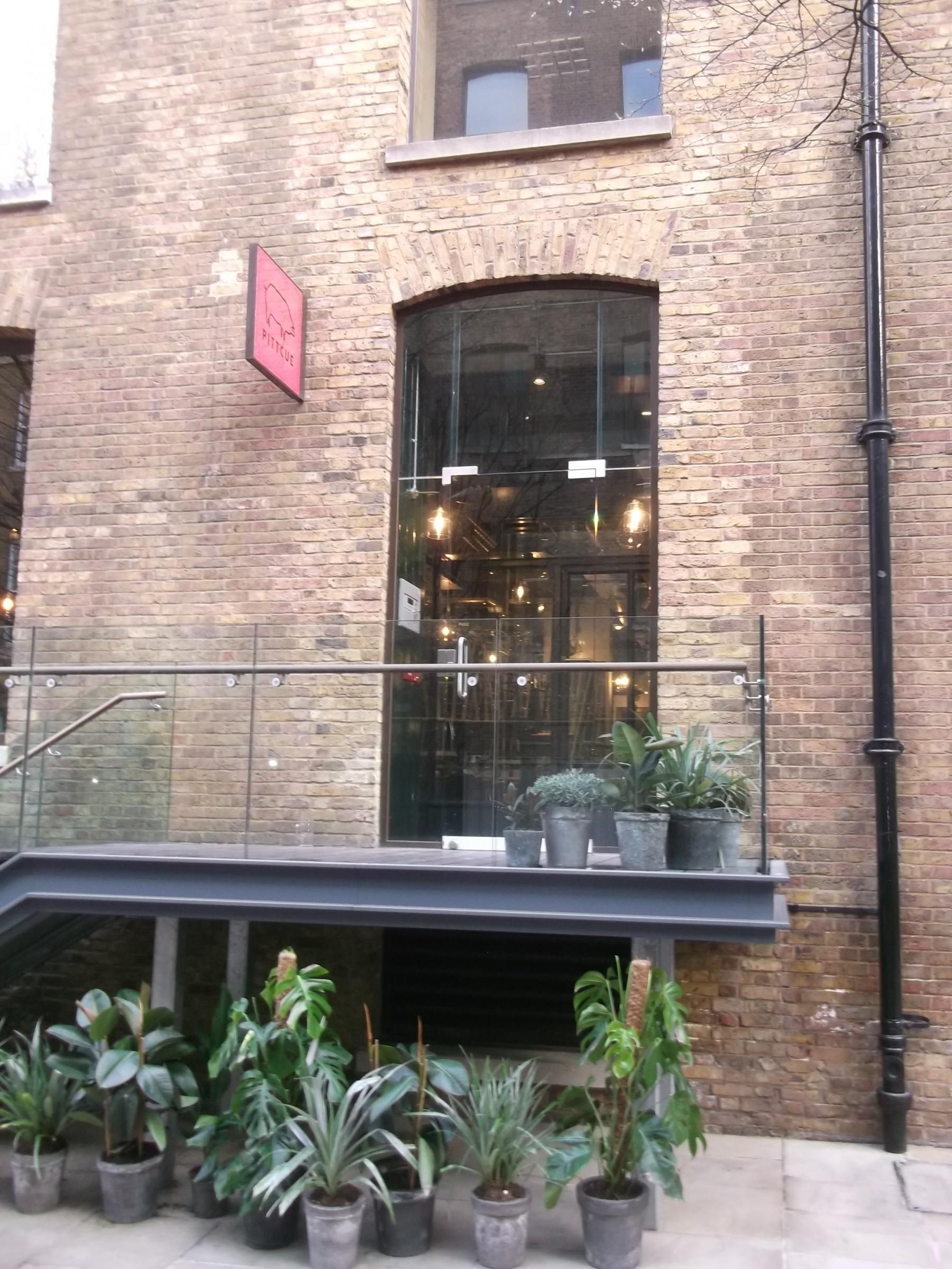 Pitt Cue London EC2M taken April 2016. (Pub, Key). Published on 10-02-2017