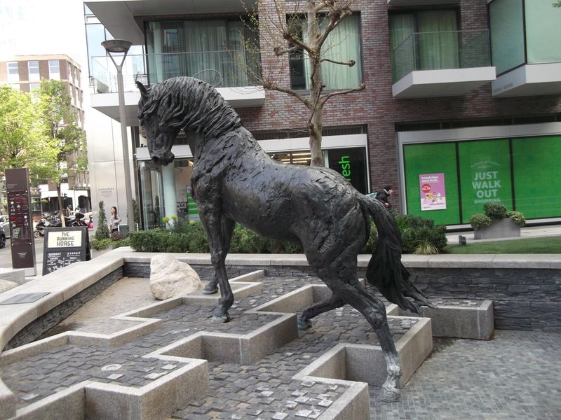 Running Horse London E1 taken 2022-04-11. (Pub, External). Published on 22-04-2022