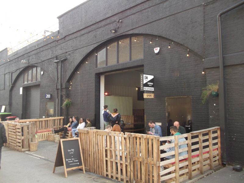 Experiement London E8 taken 26 March 2019.. (Pub, External). Published on 15-04-2019