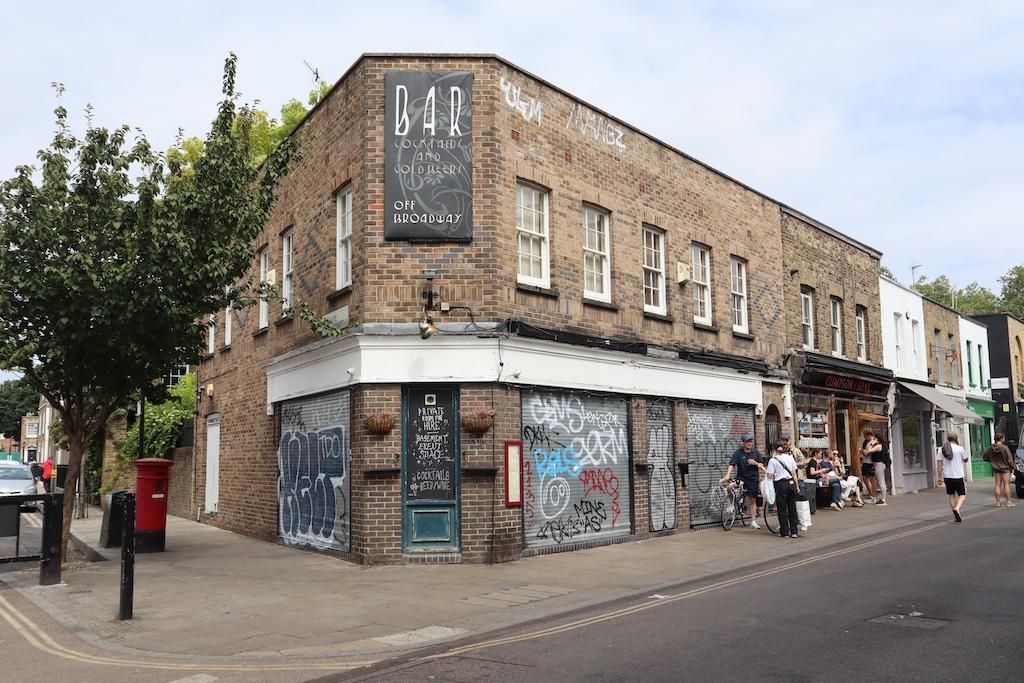 Beer & Burger Store London E8 20240808. (Pub, External). Published on 10-08-2024