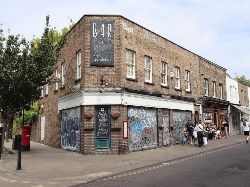 Beer & Burger Store London E8 20240808. (Pub, External). Published on 10-08-2024 