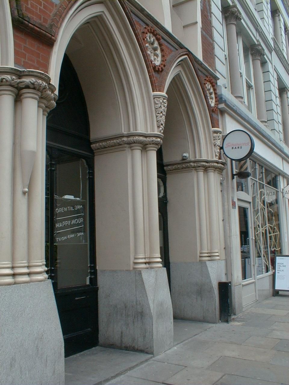 Simmonds Monument London EC3M taken 20220228. (Pub). Published on 03-03-2022