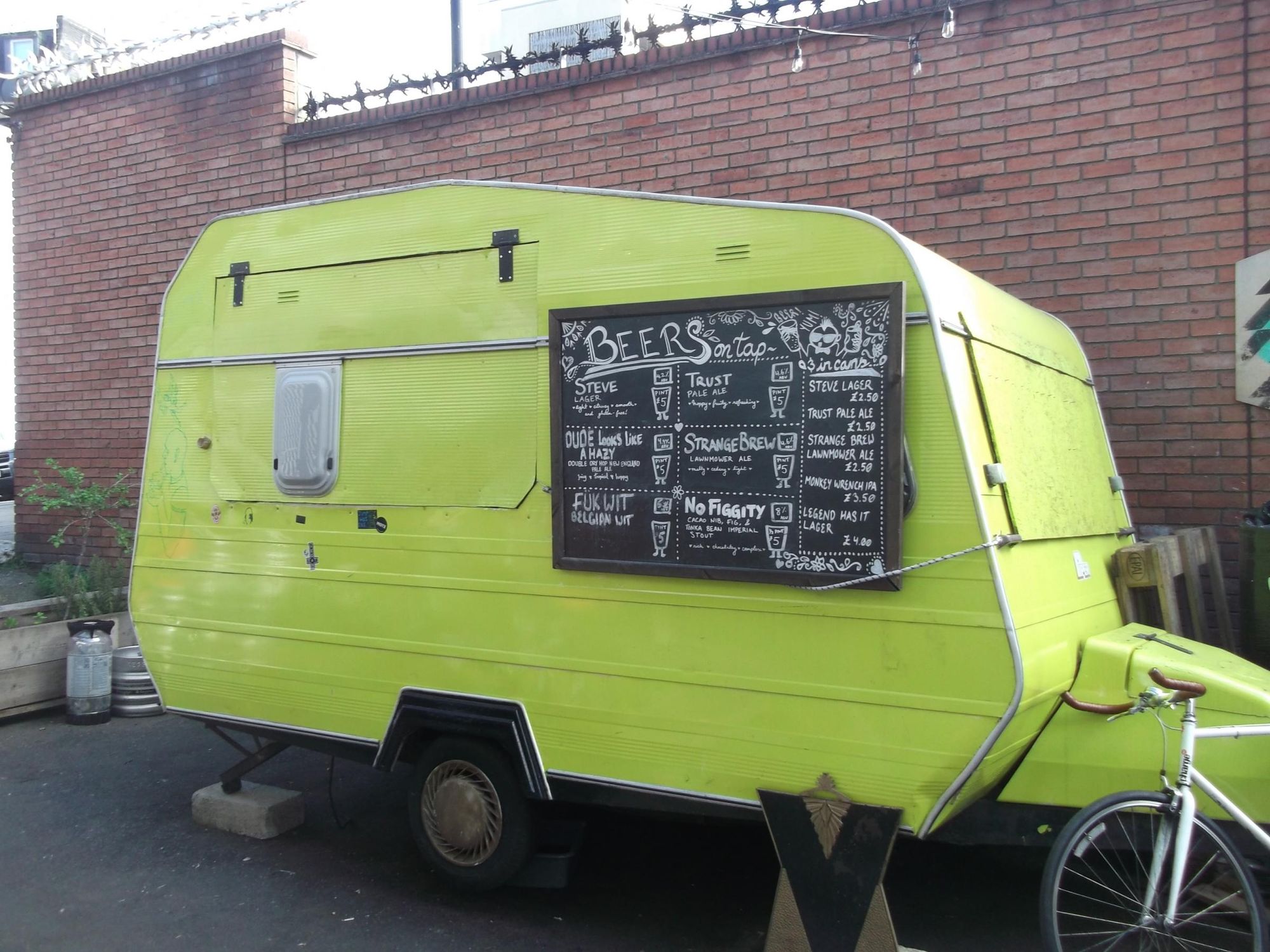 Deviant & Dandy London E9 taken 26 March 2019.. (Pub, External). Published on 15-04-2019