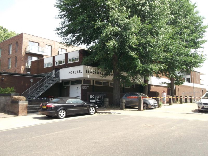 Poplar Rowing Club1-London E14-20220617.. (Pub, External). Published on 21-10-2022 
