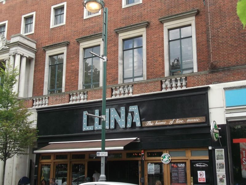 Luna Lounge London E11 taken-2017-06-17.JPG. (Pub, External, Key). Published on 20-02-2020 