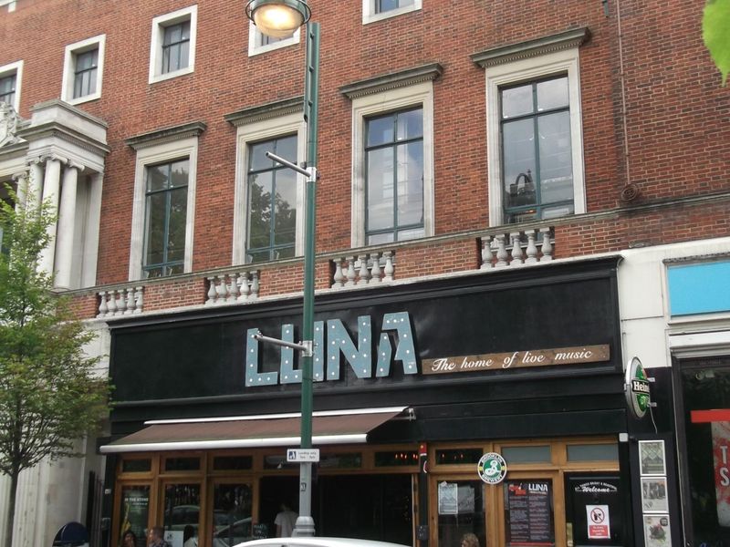 Luna Lounge London E11 taken-2017-06-17.JPG. (Pub, External, Key). Published on 20-02-2020