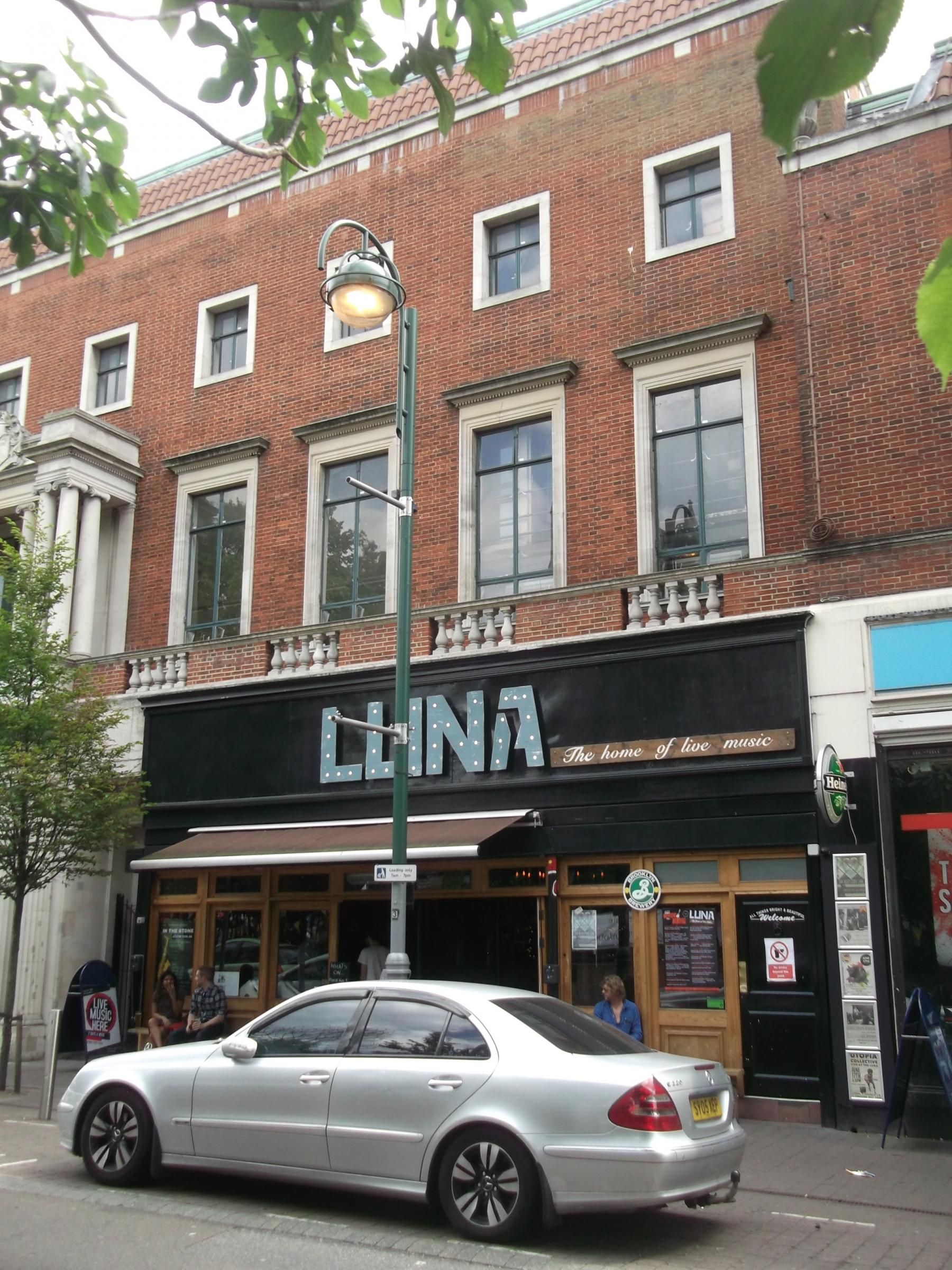 Luna Lounge London E11 taken-2017-06-17.JPG. (Pub, External, Key). Published on 20-02-2020