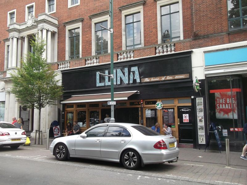 Luna Lounge London E11 taken-2017-06-17.JPG. (Pub, External). Published on 20-02-2020 