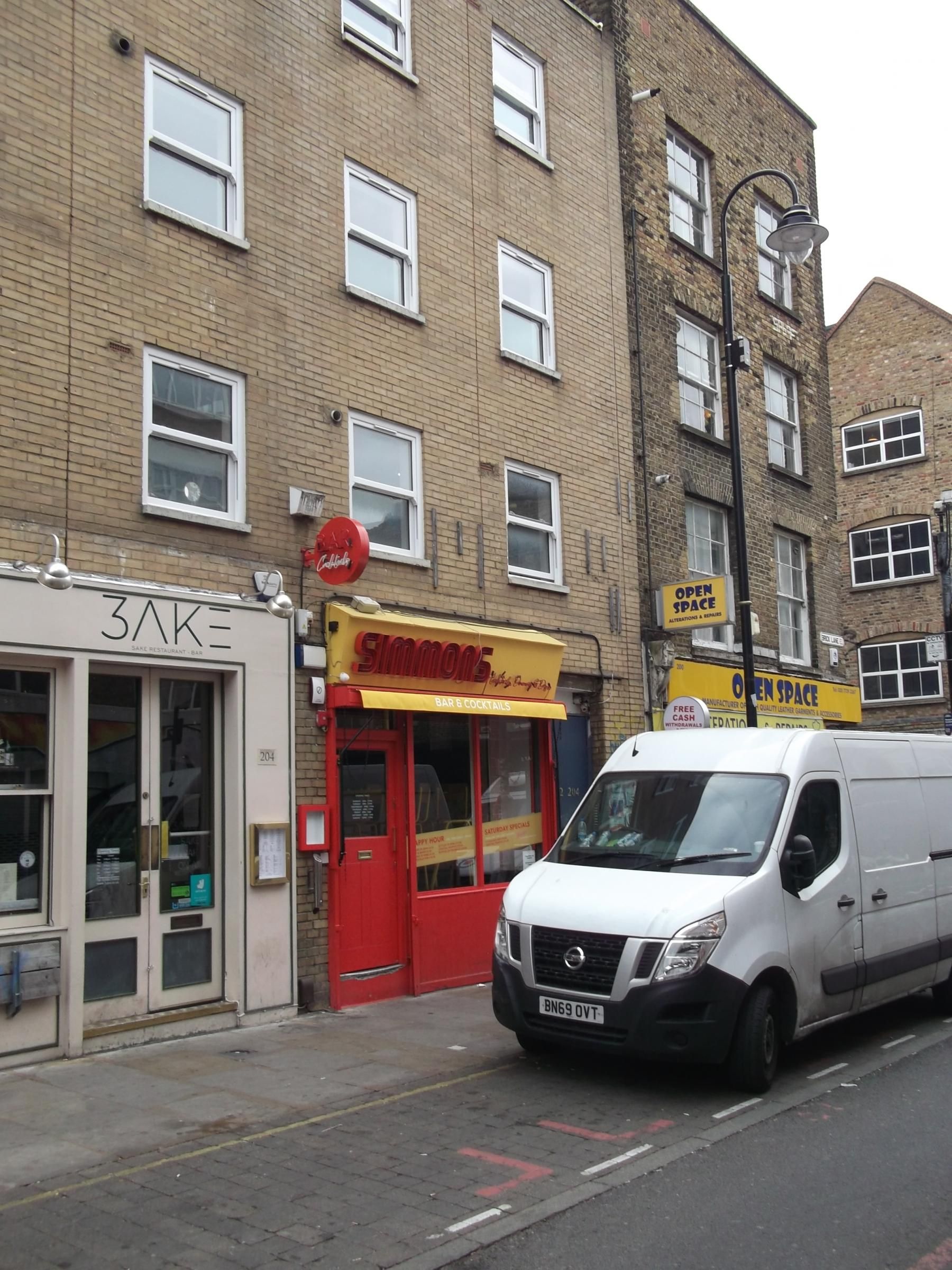 Simmonds London E1 taken 2022-04-13. (Pub, External). Published on 22-04-2022
