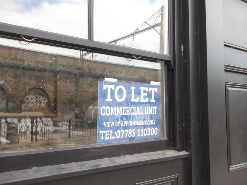 Carlton London E1 taken-20220413.JPG. (Pub, External). Published on 22-04-2022