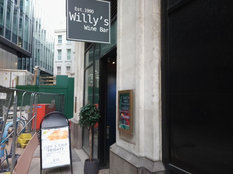 London EC3M-Willy's Wine Bar taken 20240129. (Pub, External). Published on 30-01-2024