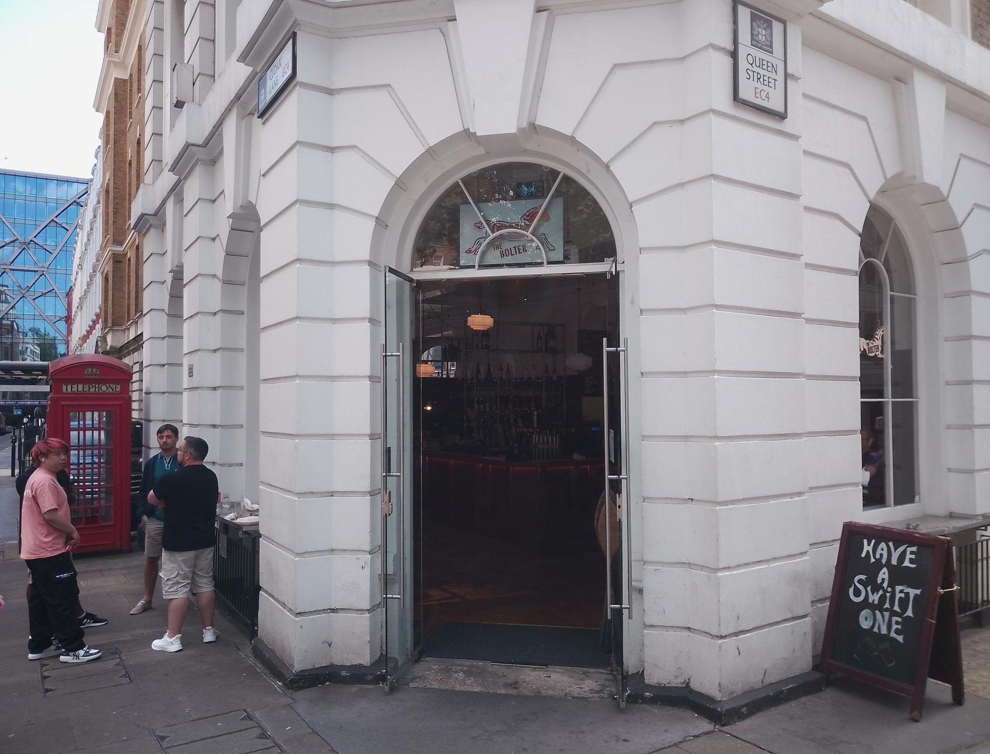 Bolter London EC4R 2024017. (Pub, External). Published on 21-08-2024