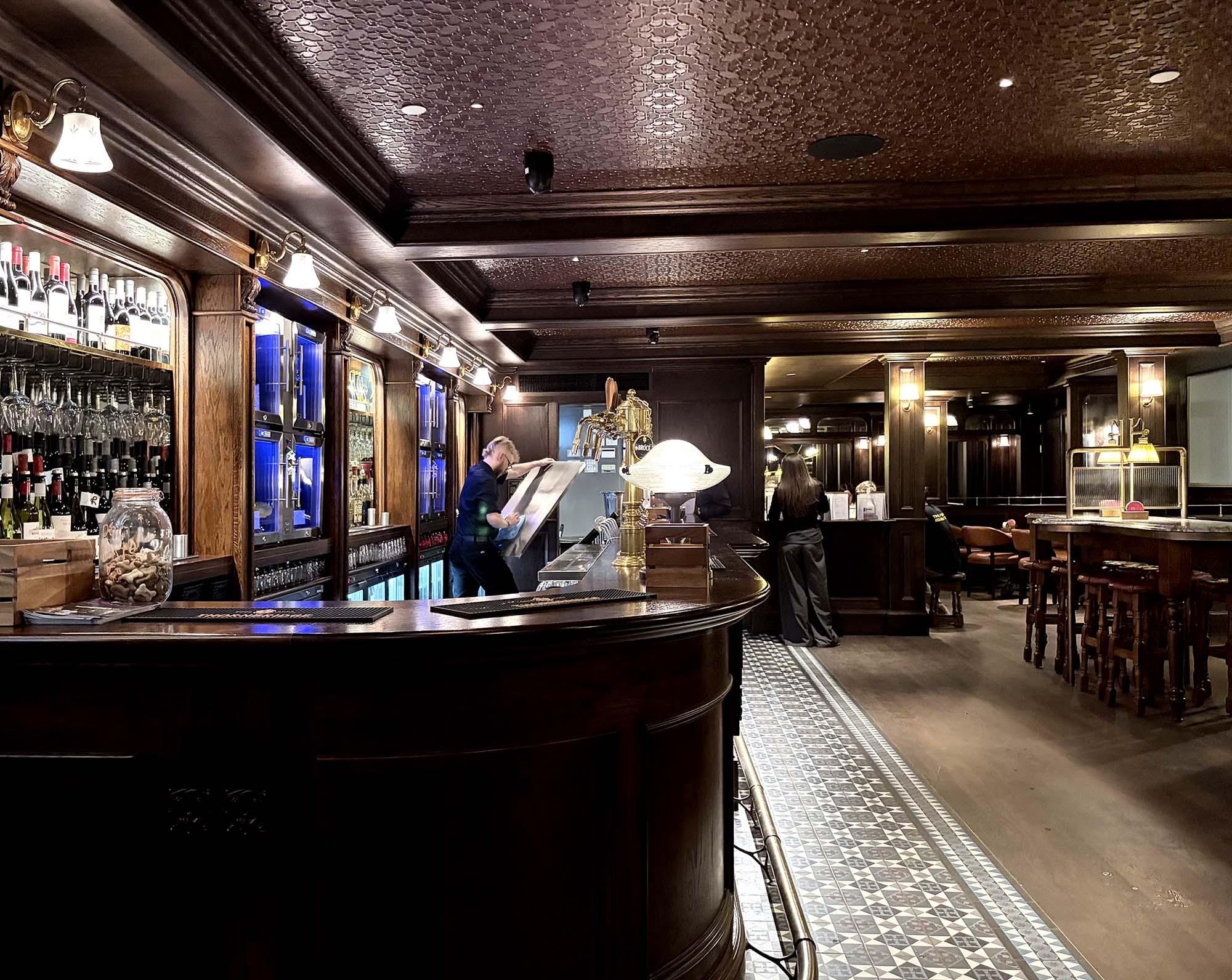 Wild Swan London EC4A 20260606. (Pub, Bar). Published on 21-07-2026