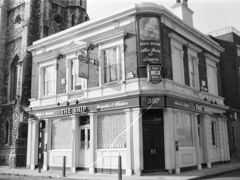 E1-Ship taken Oct 1988.jpg. (Pub, External, Key). Published on 02-01-2018