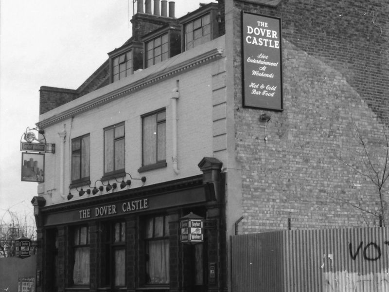 Dover Castle London E1 taken 19 Feb 1989. (Pub, External). Published on 27-12-2017