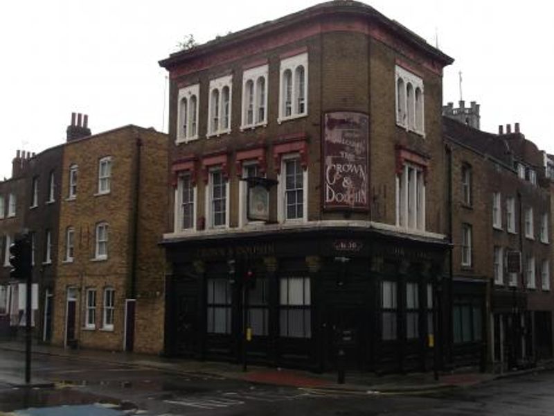 Crown & Dolphin London E1. (Pub, External). Published on 23-09-2013