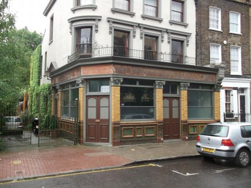 Britannia Cable Street London E1. (Pub, External). Published on 03-10-2013
