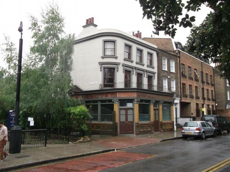 Britannia Cable Street London E1. (Pub, External). Published on 23-09-2013