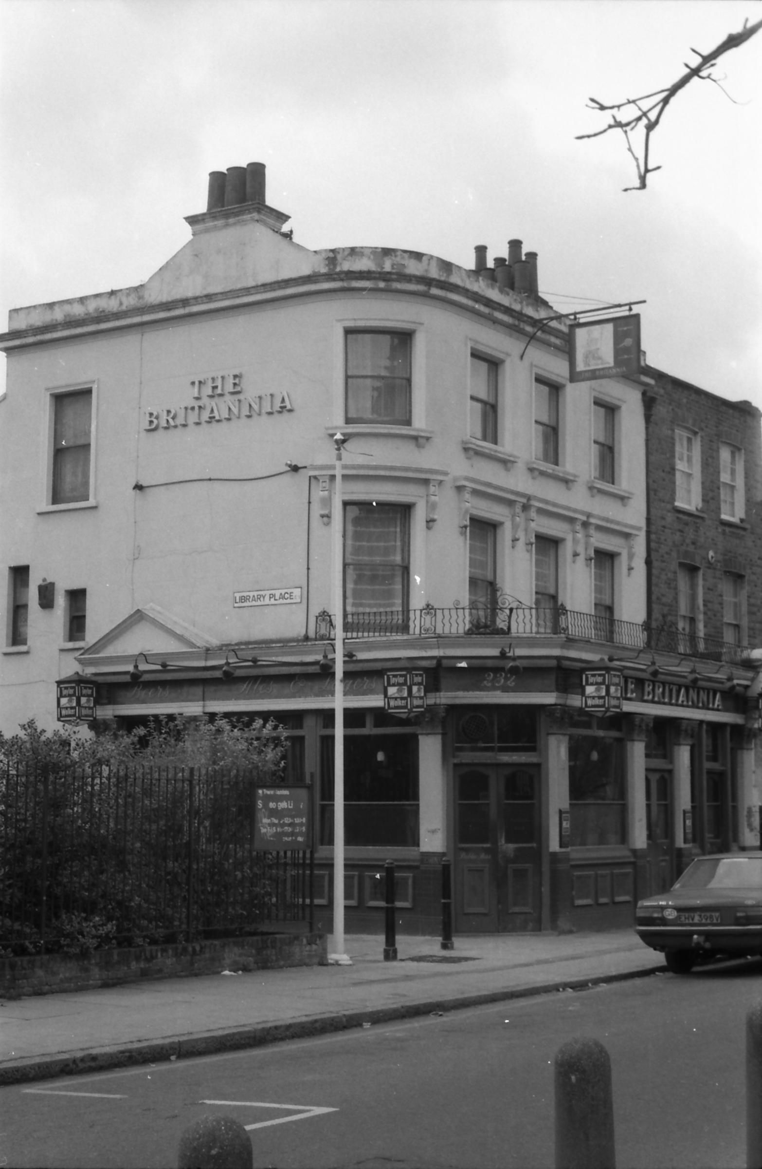 Britannia Cable Street London E1 taken 19 Feb 1989. (Pub, External). Published on 27-12-2017