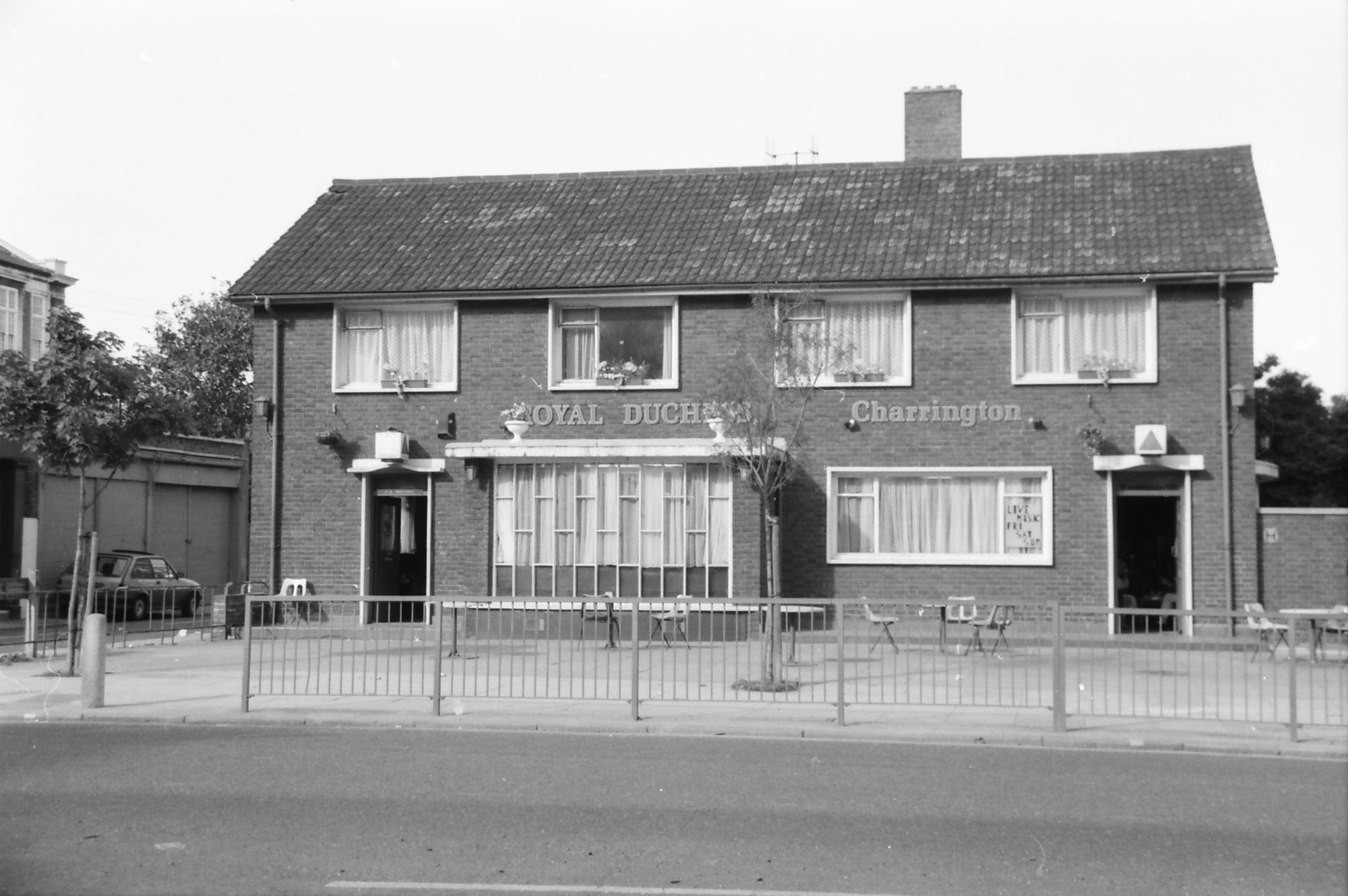 E1-Royal Duchess taken 1 Oct 1988.jpg. (Pub, External, Key). Published on 02-01-2018
