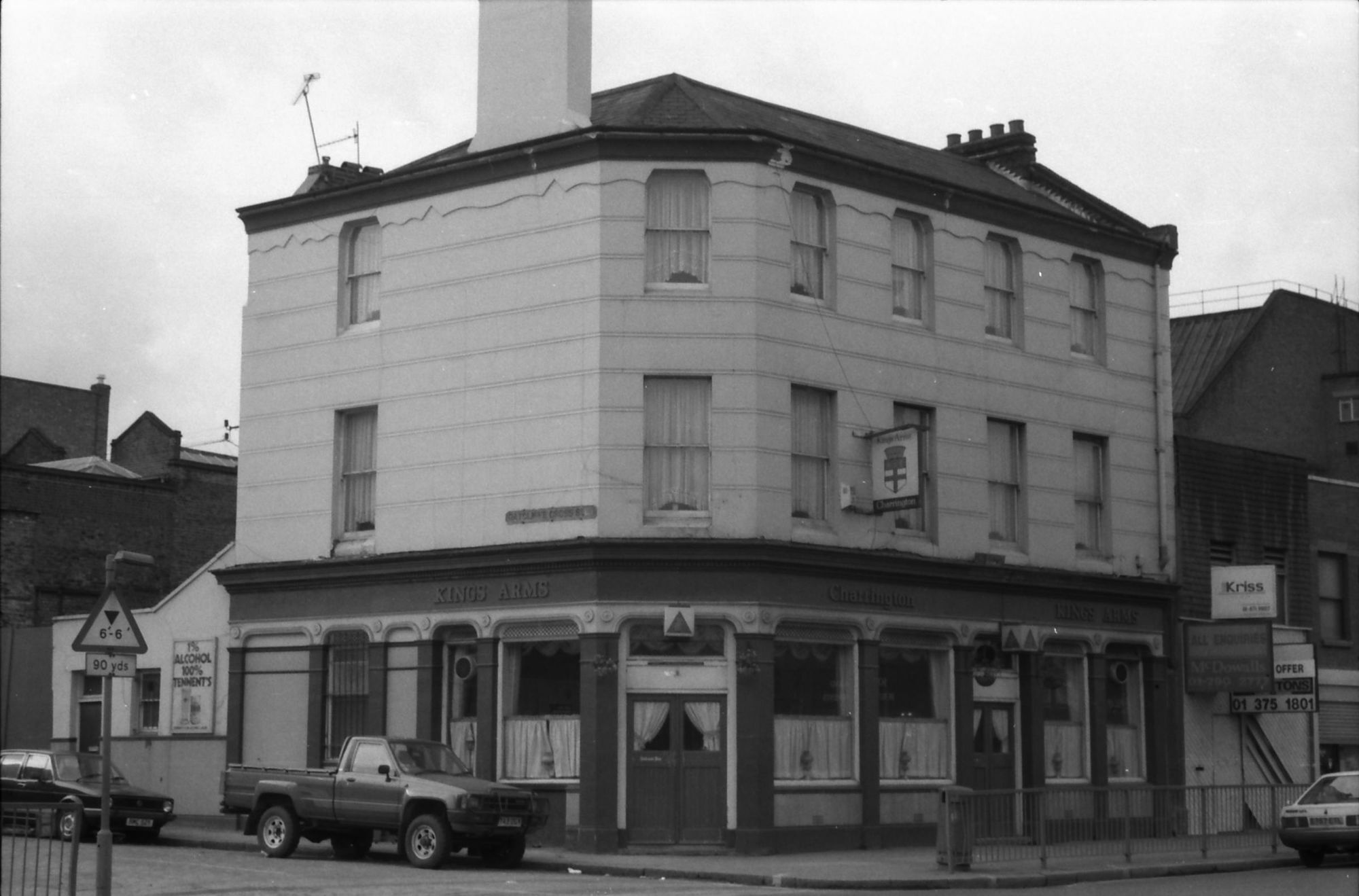 Kings Arms-Mariners Commercial Rd London E1 taken Feb 1989. (Pub, External). Published on 28-12-2017
