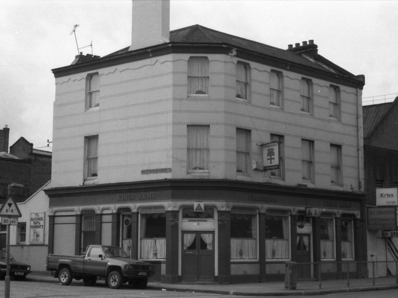 Kings Arms-Mariners Commercial Rd London E1 taken Feb 1989. (Pub, External). Published on 28-12-2017