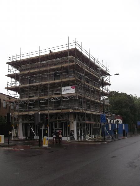 George London E1 taken Sept 2013. (Pub, External). Published on 03-10-2013