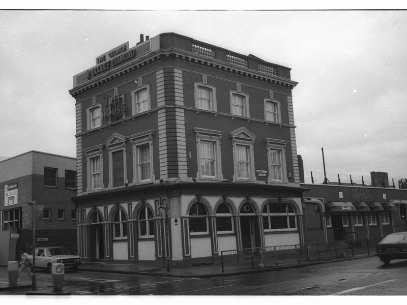 George Tavern  London E1 taken in July 1985. (Pub, External). Published on 28-12-2017