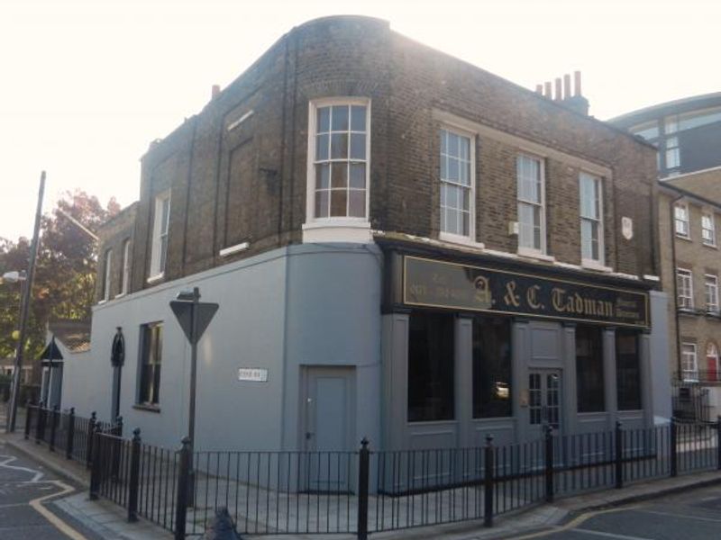 Mercers Arms London E1. (Pub, External). Published on 20-09-2013