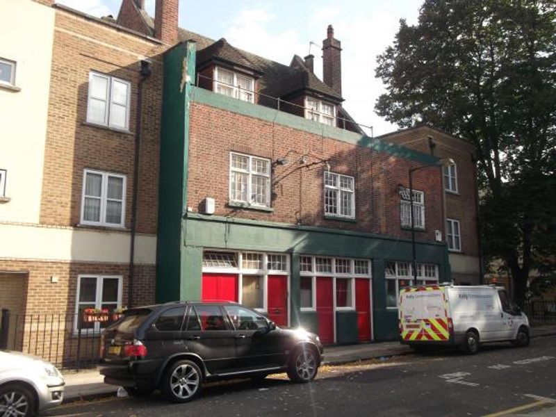 Little Star London E1. (Pub, External). Published on 03-10-2013