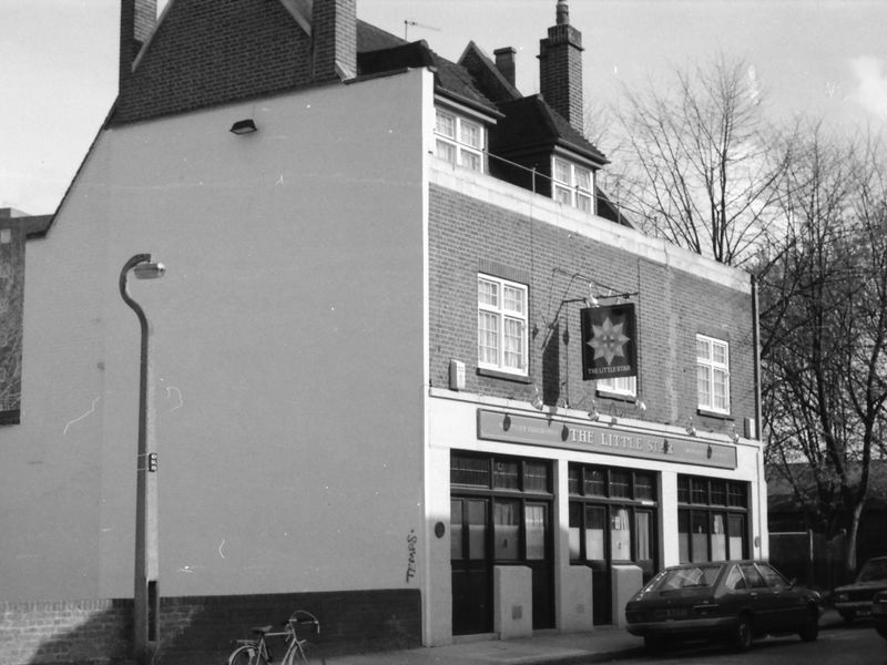 E1-Little Star taken 19-4-1987.jpg. (Pub, External). Published on 29-12-2017