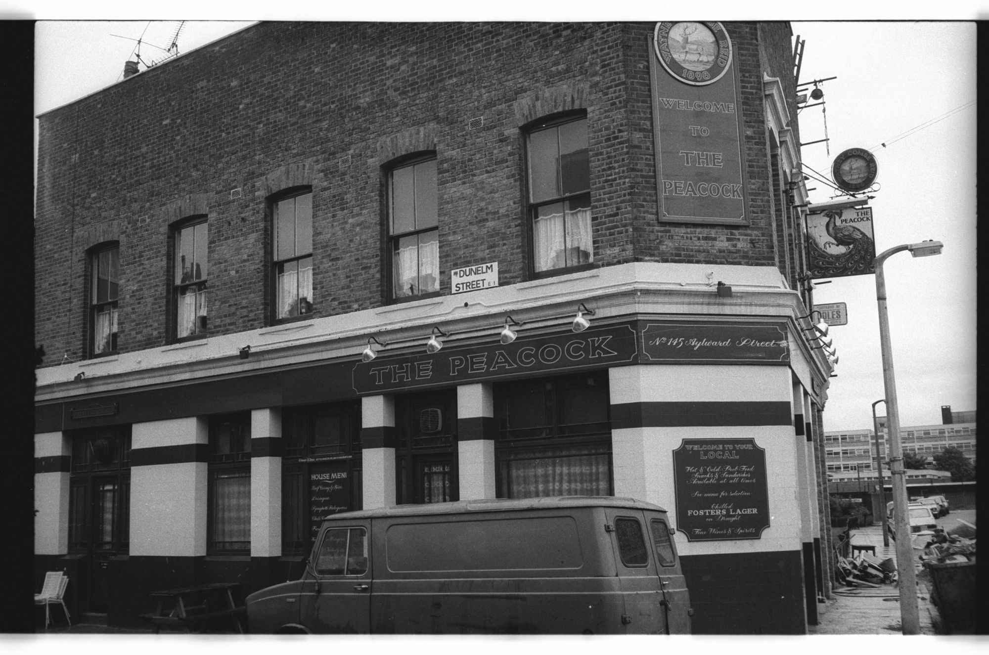 Peacock London E1 taken in July 1985. (Pub, External, Key). Published on 02-01-2018